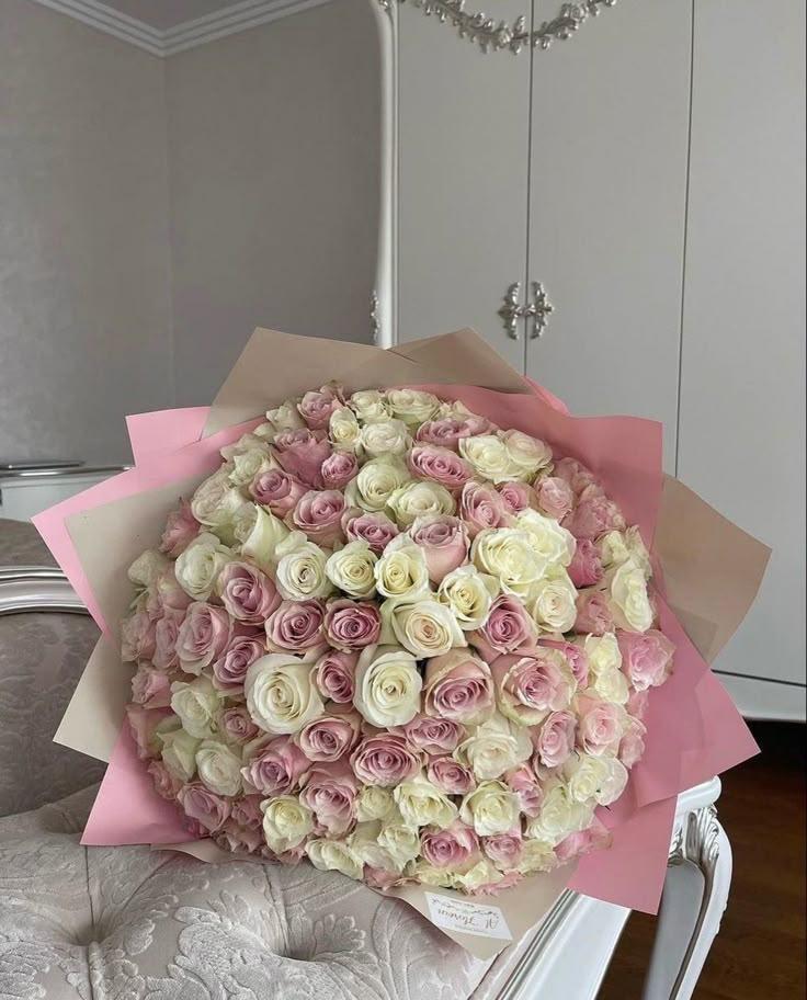 Velvet Petals Royal Majestic Posy